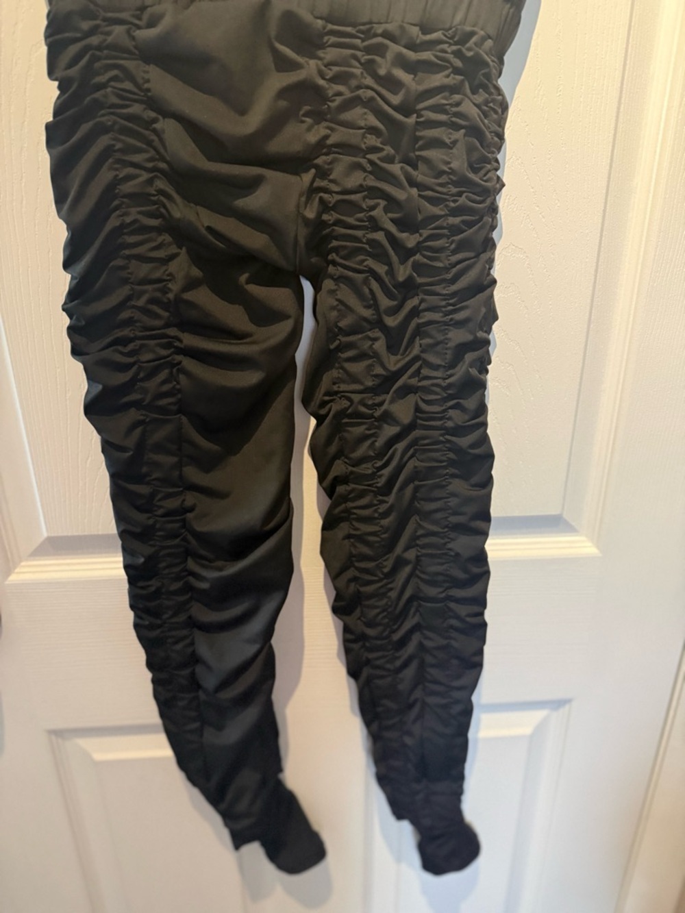 Agogie Wearable Resistance +40
Pants Black Stretchy Womens Size PM
Petite Medium - Picture 5 of 7